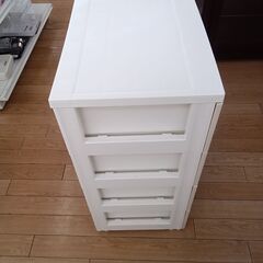 ★ジモティ割あり★ アイリスオーヤマ 4段収納ケース 白 H80×D55×W55 クリーニング済み TK2427								の画像