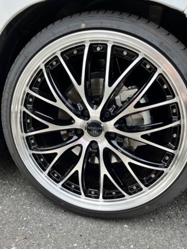 車のパーツ タイヤ、ホイール