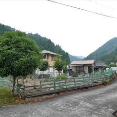 夢前川まで歩１分。110坪超の敷地は燦々と太陽の恵を受け、週末農...