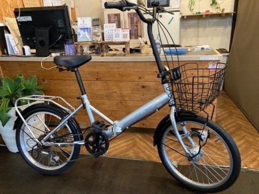 【後輪タイヤ・後輪チューブ新品！】 LEDオートライト　6段変速　20インチ折りたたみ自転車　シルバー