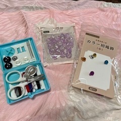 手芸用品とミニチュア裁縫セット