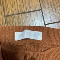 ZARAキッズ130センチレギンスの画像