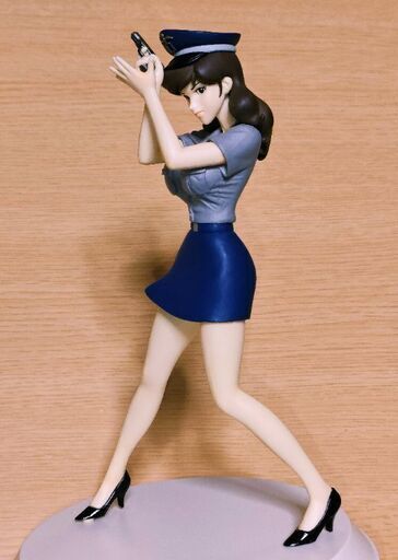 峰不二子 フィギュア 婦警
