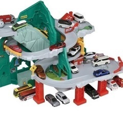 トミカ　トンネルくぐって！やまのぼりドライブ