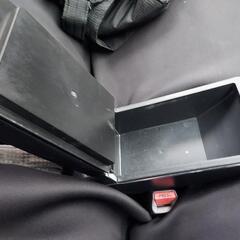 車のパーツの画像