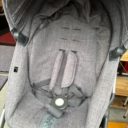 STOKKE ストッケ ベビーカー グレー シンプル おしゃれ
