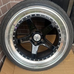 車のパーツ タイヤ、ホイール