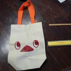 チキンラーメンのひよこちゃん箸と箸箱、手提げ、ジャガード織タオルのセット。可愛いの画像