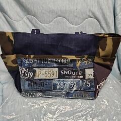 ハンドメイド スニーカー柄Tシャツリメイク バッグの画像