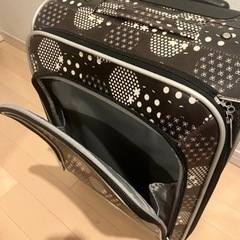 決定6月29日引取りの方限定キャリーケース、スーツケースの画像