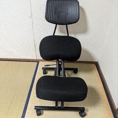 背筋が伸びる椅子　在宅ワークに最適です。