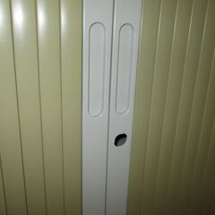 R521 スチール室内物置、倉庫、アコーディオン式スライド扉、幅80cm Used・キレイの画像