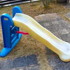 すべり台　遊具　little tikes