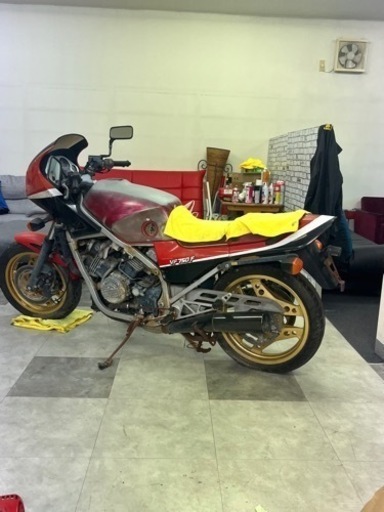 ホンダ　vf750f
