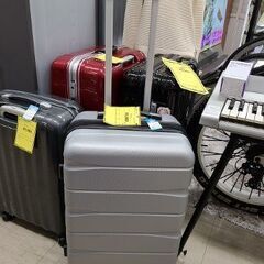 J7076　スーツケース　シルバー　簡易クリーニング済み　【リユ...
