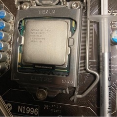 中古マザーボード、CPU(グリス付き)の画像