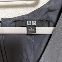 ユニクロ　Vネックサロペット　グレー　Ｌサイズ　服/ファッション ワンピースの画像