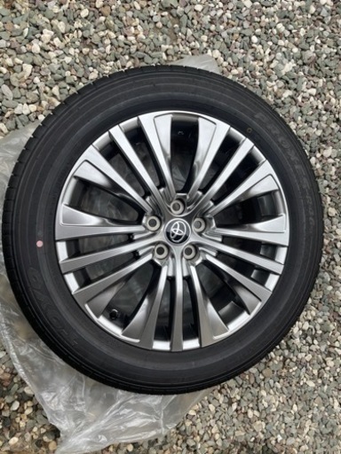 車のパーツ タイヤ、ホイール