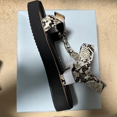 【新品未使用品】サンダルの画像