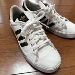 アディダス  25.5 adidasスニーカー　中古