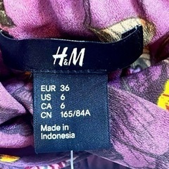 新品　H&M パープル マルチカラーフローラル ミニドレス　ワンピースの画像