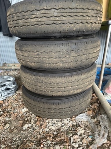 ハイエース　タイヤ　ホイール　新車外し