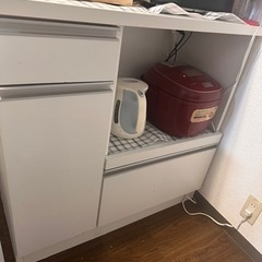 お話中　
レンジ台　食器棚　炊飯器　キッチン収納