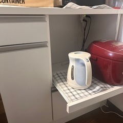 お話中　
レンジ台　食器棚　炊飯器　キッチン収納の画像