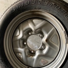 車のパーツ タイヤ、ホイール