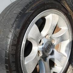 車のパーツの画像
