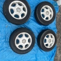 車のパーツ タイヤ、ホイール