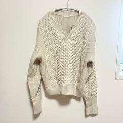 キーネック　ニット