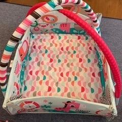 ベビー用品　おもちゃ　ベビージム