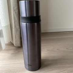 ②サーモス水筒、ドリンクボトル(黒色)