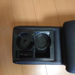 フリードgb3使用コンソールボックスの画像