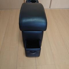 フリードgb3使用コンソールボックスの画像