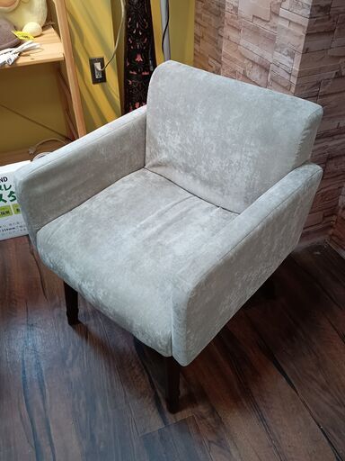 1人掛けソファ　サイズ（約）幅56×奥53×高70　　■近隣配送無料 買取GO‼　栄和店