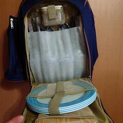 食器入りリュック　新品の画像