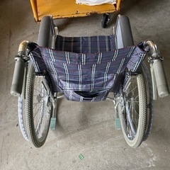 車椅子 ブレーキ付き 100kgまで 中古品の画像