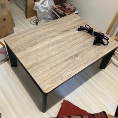 木目が綺麗な座卓テーブル