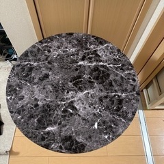 家具　ラウンドテーブルの画像