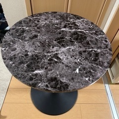 家具　ラウンドテーブルの画像