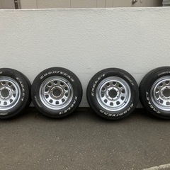 車のパーツ タイヤ、ホイール　キャラバン用　