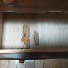 ライティングデスク　手前に引くと机の画像