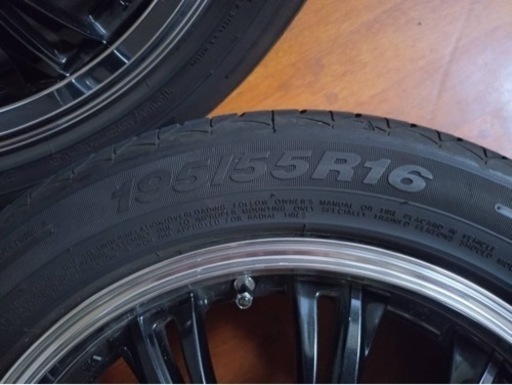 車のパーツ タイヤ、ホイール
