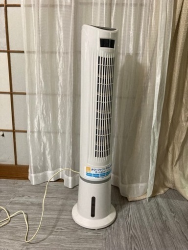 タワーファンスリム冷風機　 季節家電　リモコン無し