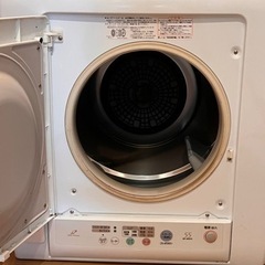 日立衣類乾燥機（専用台付）の画像