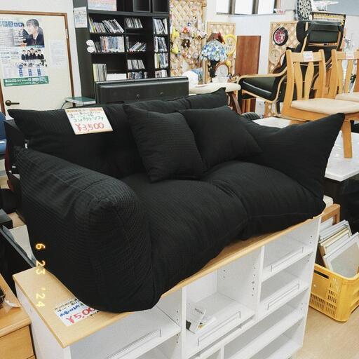 コンパクトソファ★ブラック、クッション2個セット、布製、家具 ソファ【浜村鹿野温泉ICから3分 買取本舗 宮本リサイクル 営業時間9～19時 定休日水曜のみ←連絡できませんm(_ _)m】