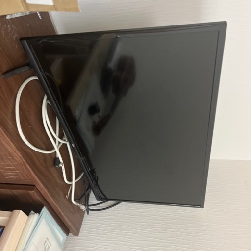 フルハイビジョン　スマート液晶テレビ　32型