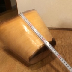 無垢の木の入れ物の画像